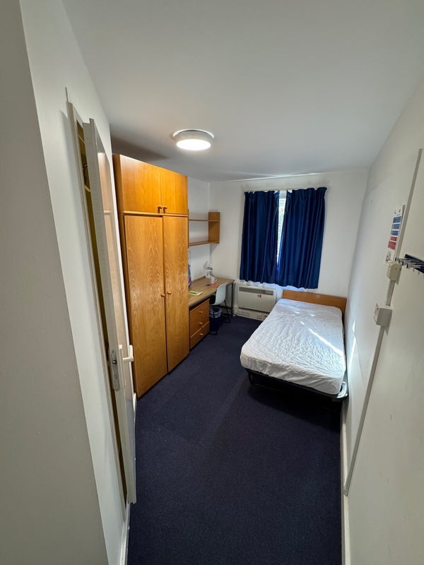 Room Bishop Hall Lane in Chelmsford