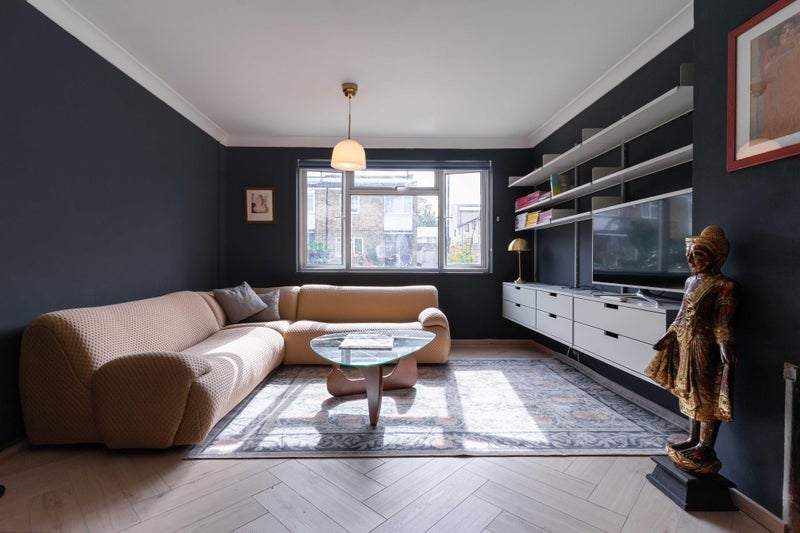 Room St. Matthew's Road in London