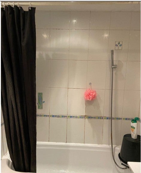 Room Hawth Close in Crawley