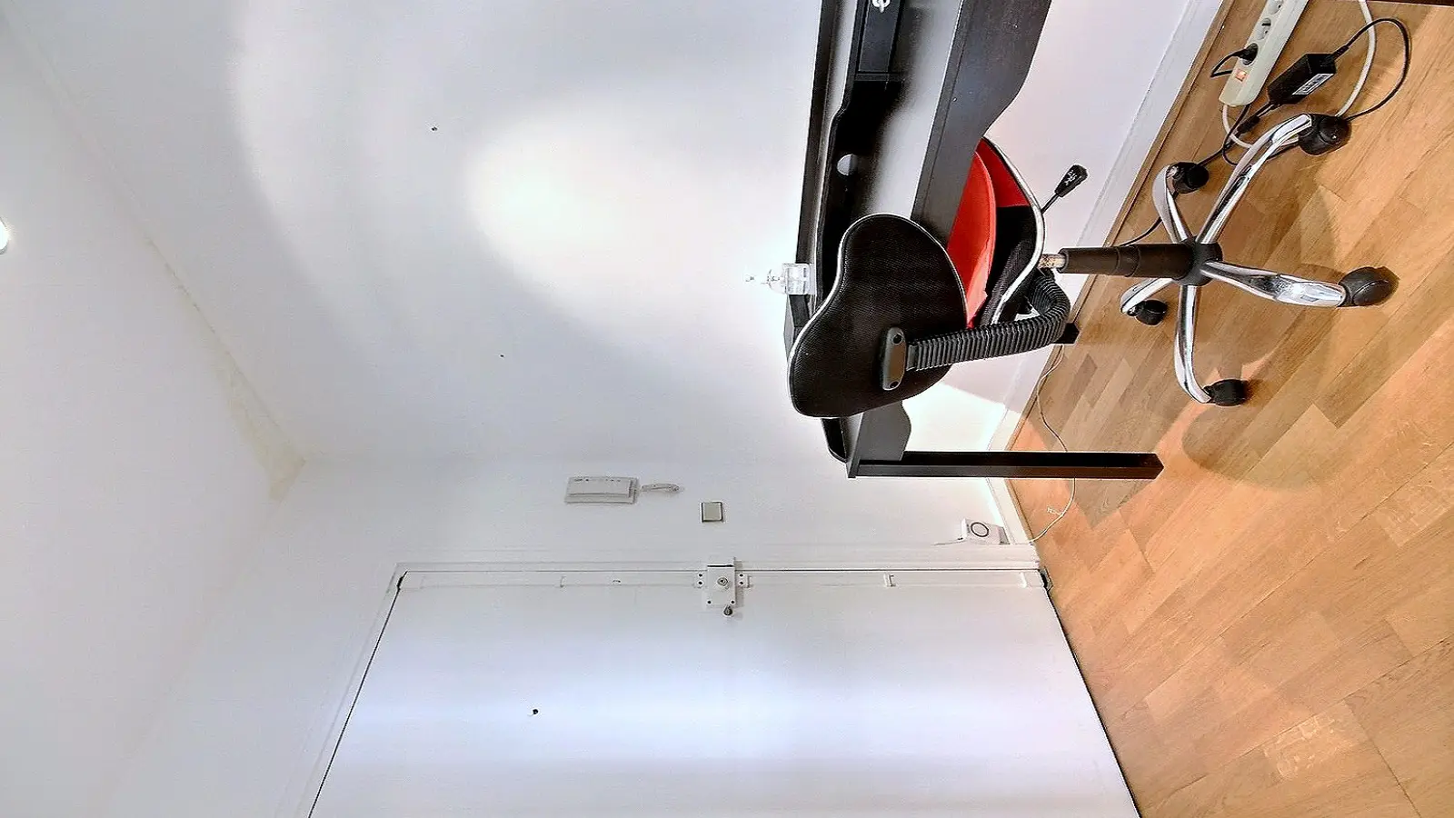Flat Avenue Pierre-Iᵉʳ-de-Serbie in Paris