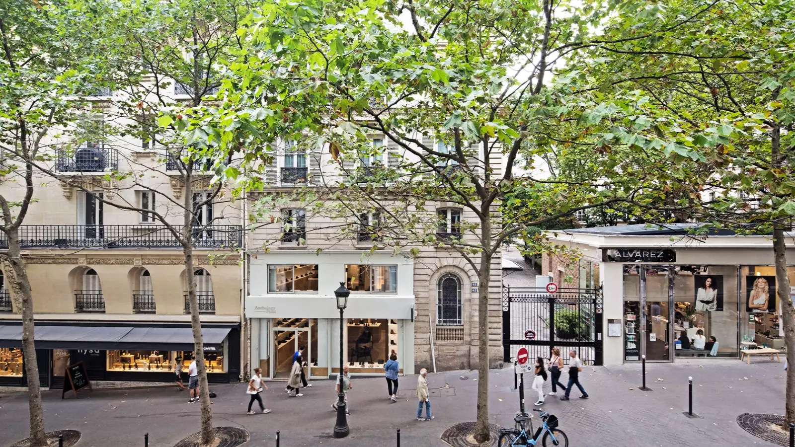 Flat Rue des Martyrs in Paris