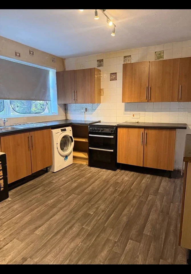 House St Olam's Close in Luton