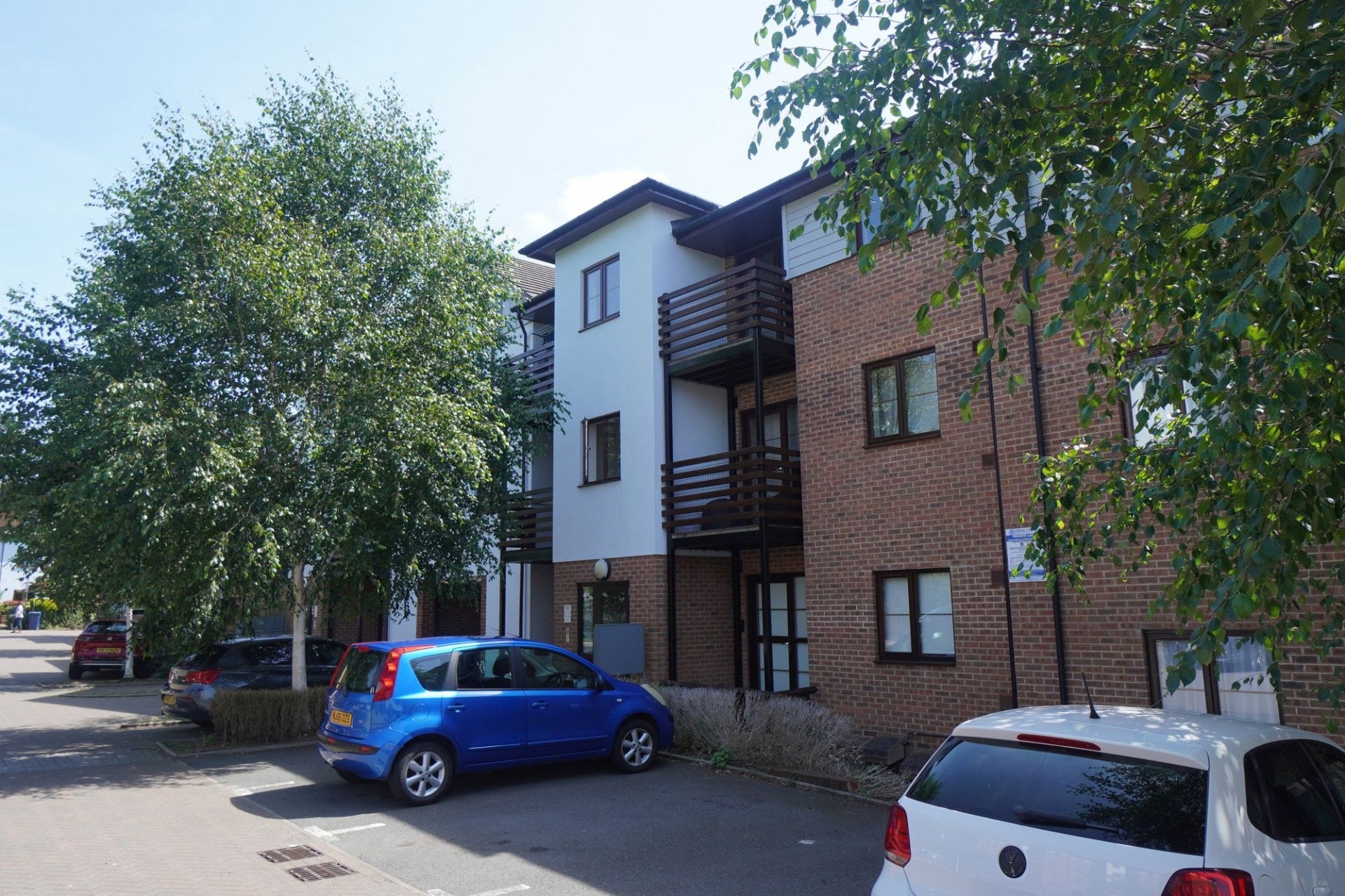 Flat John North Close in High Wycombe