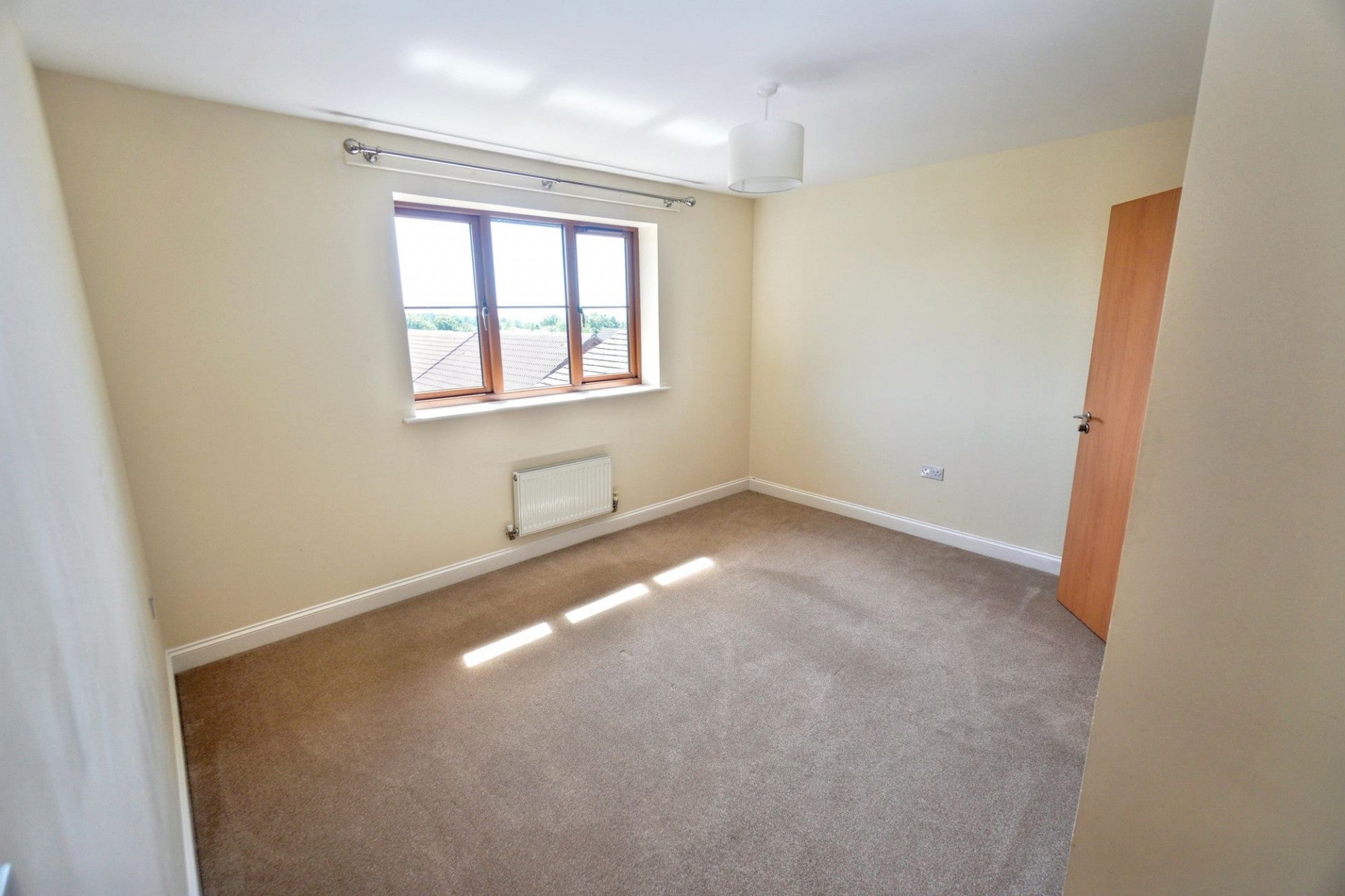 Flat John North Close in High Wycombe