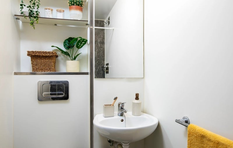 Room King David Lane in Greater London