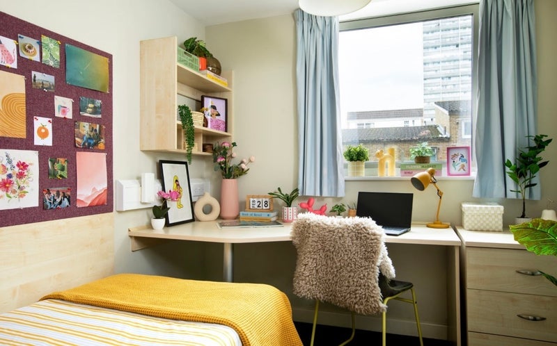 Room King David Lane in Greater London
