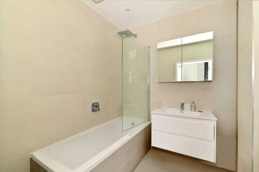 Flat Grange Walk in Greater London
