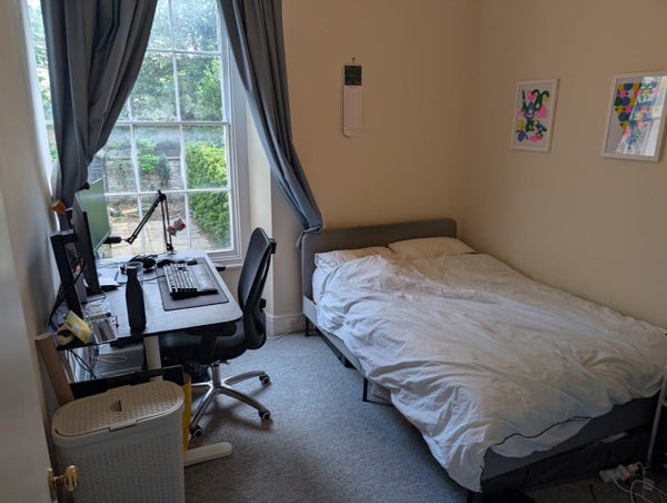 Flat Hampton Park in Bristol