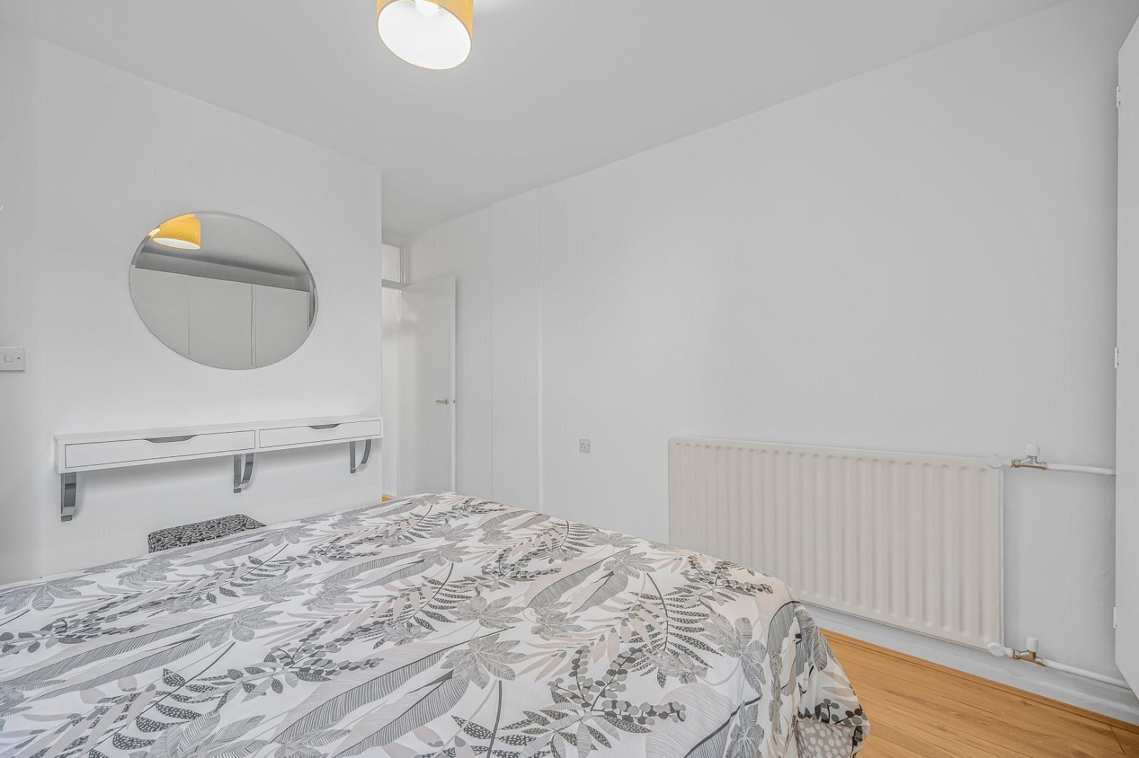 Flat Drury Lane in Greater London