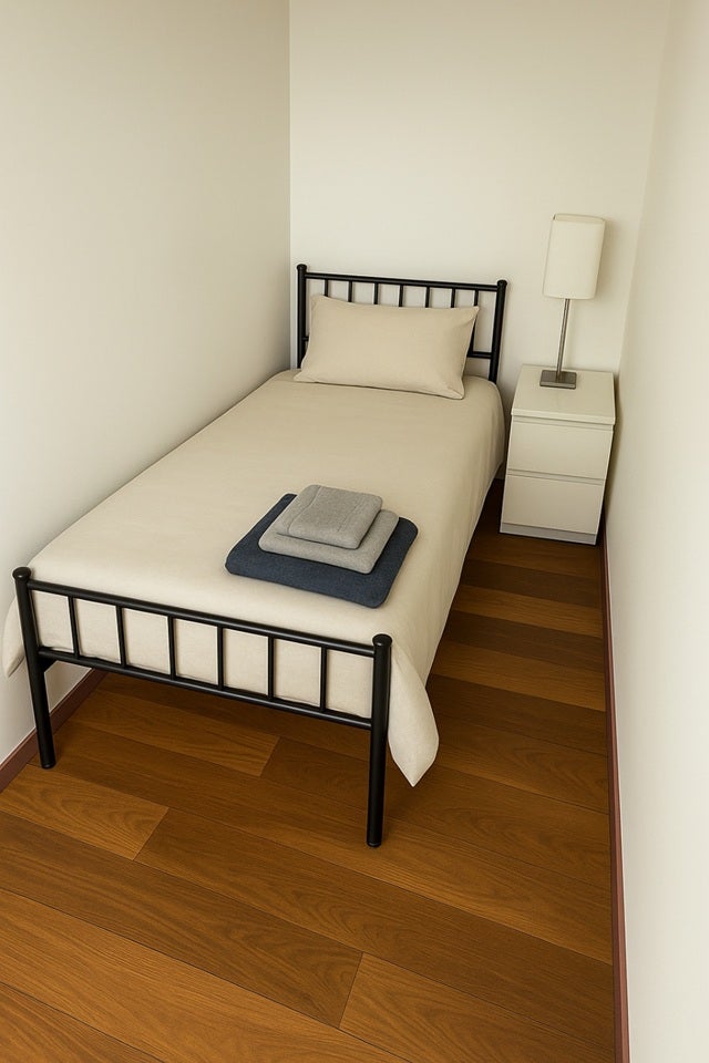 Room Longfellow Road in Gillingham