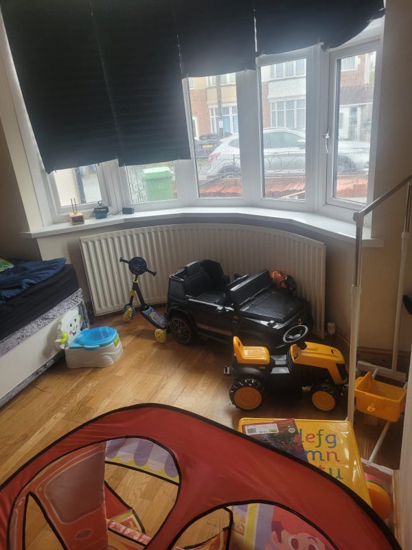 Room Old Park Road in Coseley