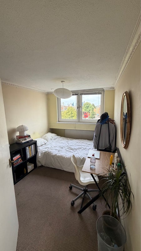 Flat Warley Street in Greater London