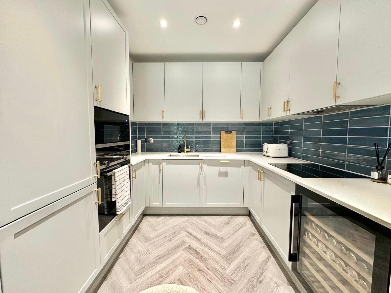 Flat Fellowes Rise in Winchester