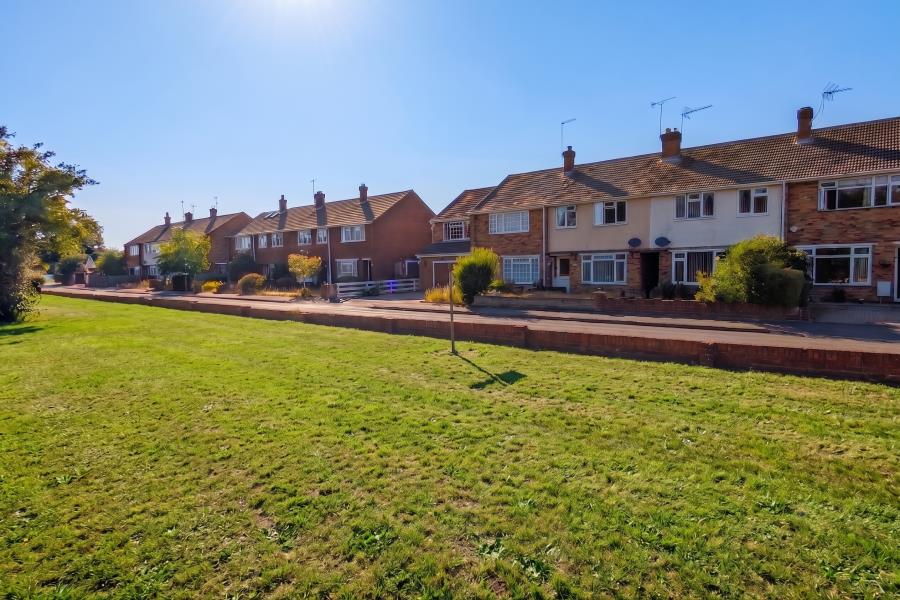 House Bolding House Lane in Surrey Heath