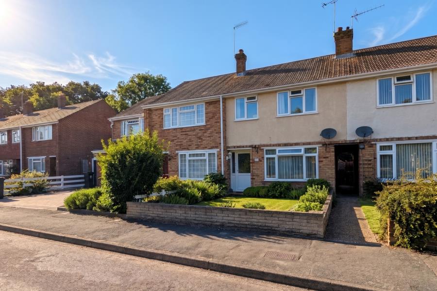 House Bolding House Lane in Surrey Heath