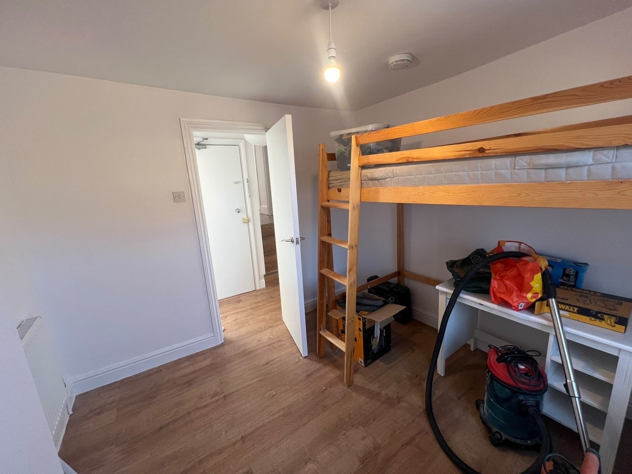 Flat Lordship Lane in Greater London