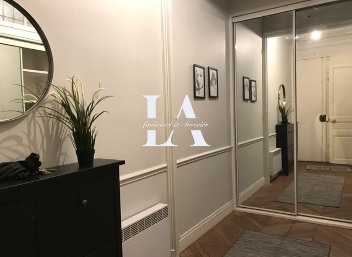 Flat Rue de l'Étoile in Paris