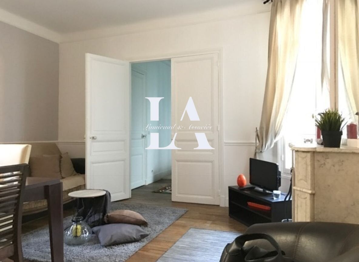 Flat Rue de l'Étoile in Paris