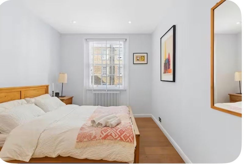 Room Cleveland Street in Greater London