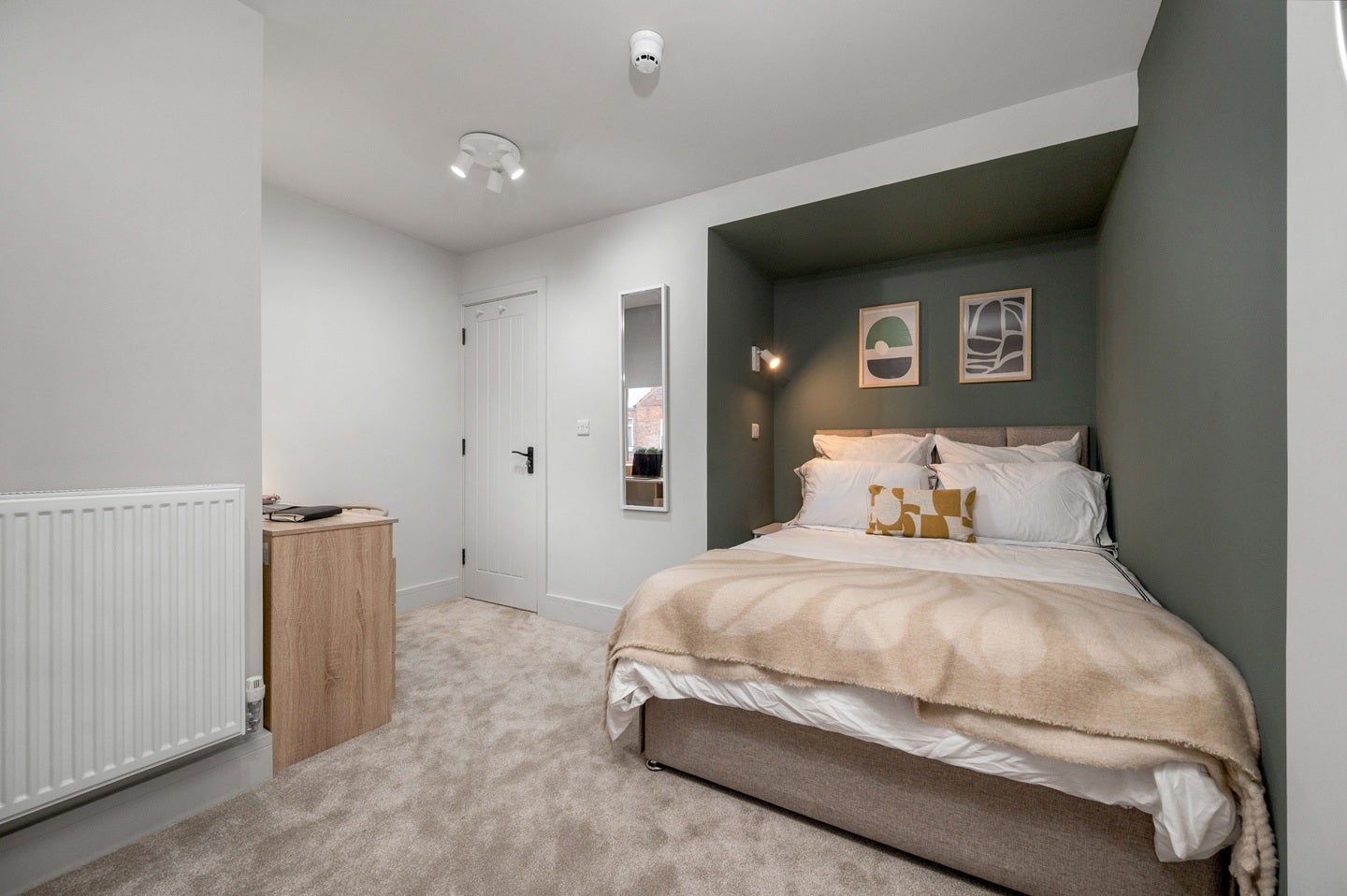 Room Hamilton Road in Nottingham