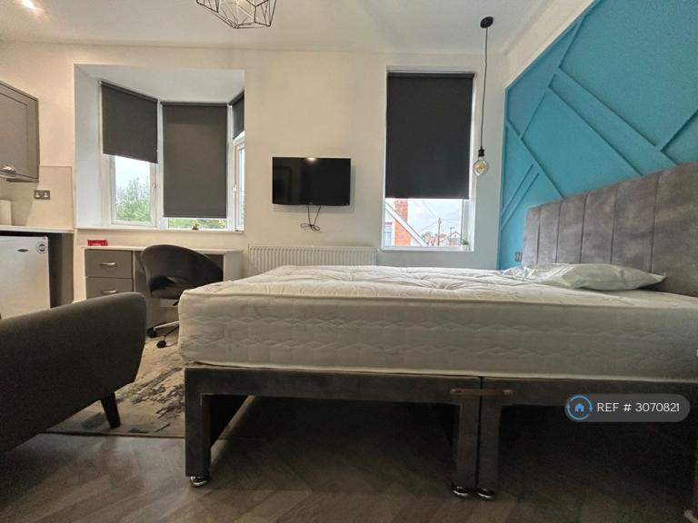 Room Livingstone Road in Derby