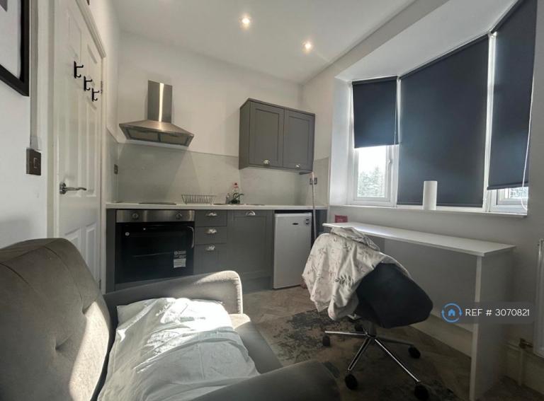 Room Livingstone Road in Derby