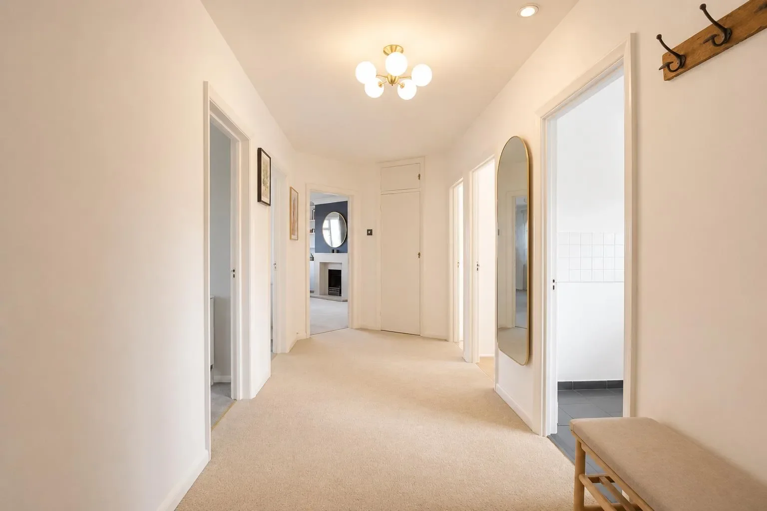Flat Upper Richmond Road West in Greater London
