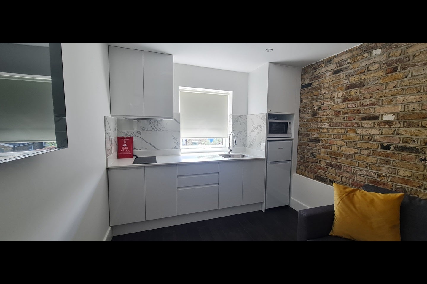 Flat Trinity Road in Greater London