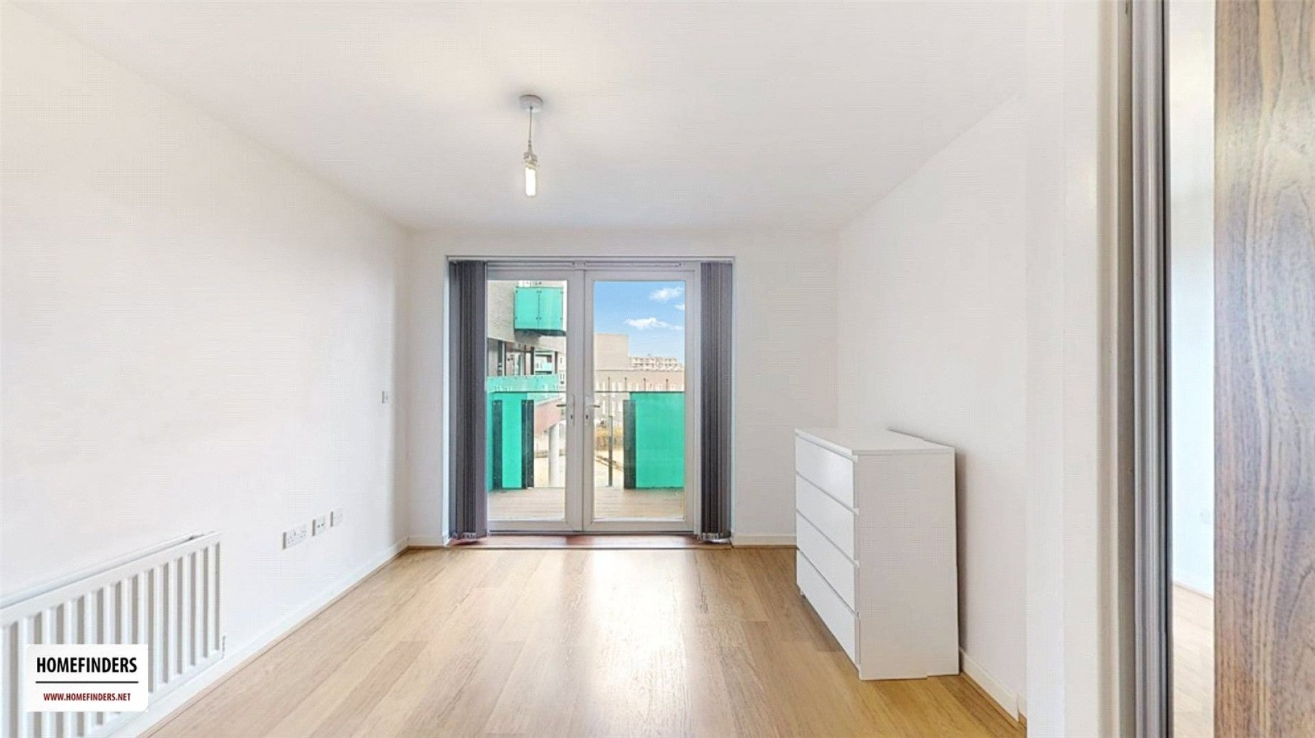 Flat Minter Road in Greater London