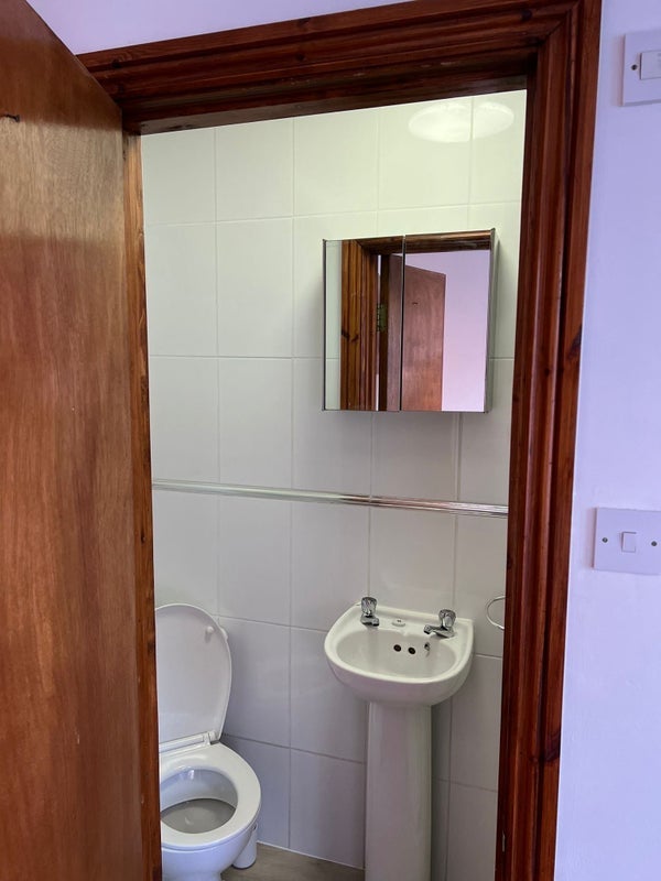 Room Bembridge Close in Manchester