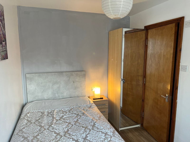 Room Bembridge Close in Manchester