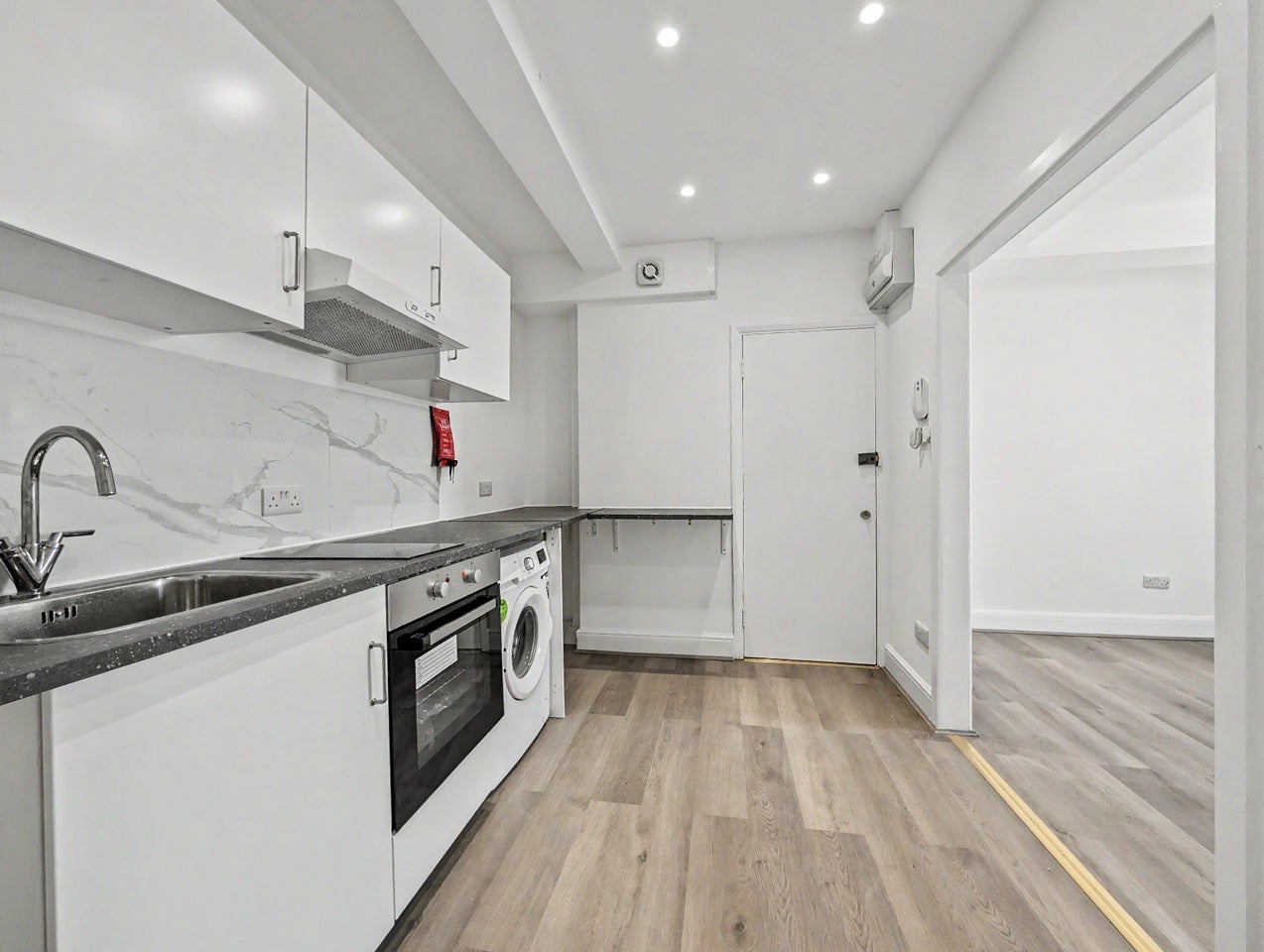 Flat Beatty Road in Greater London