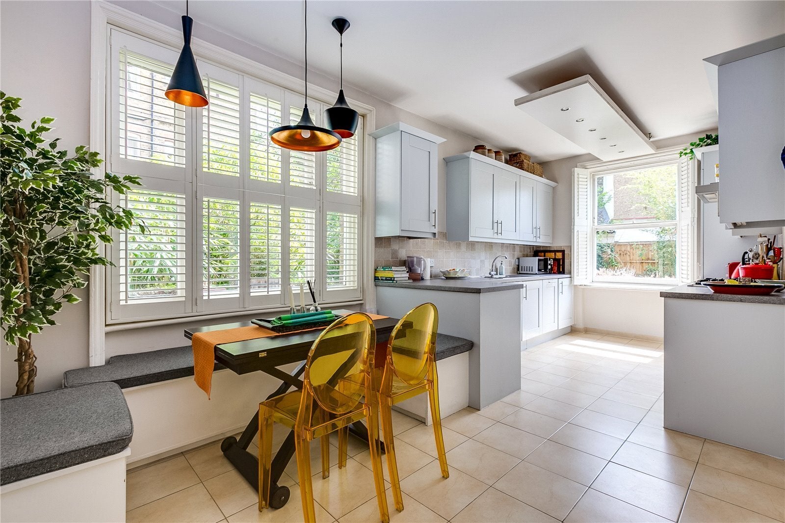 Flat Castelnau in Greater London