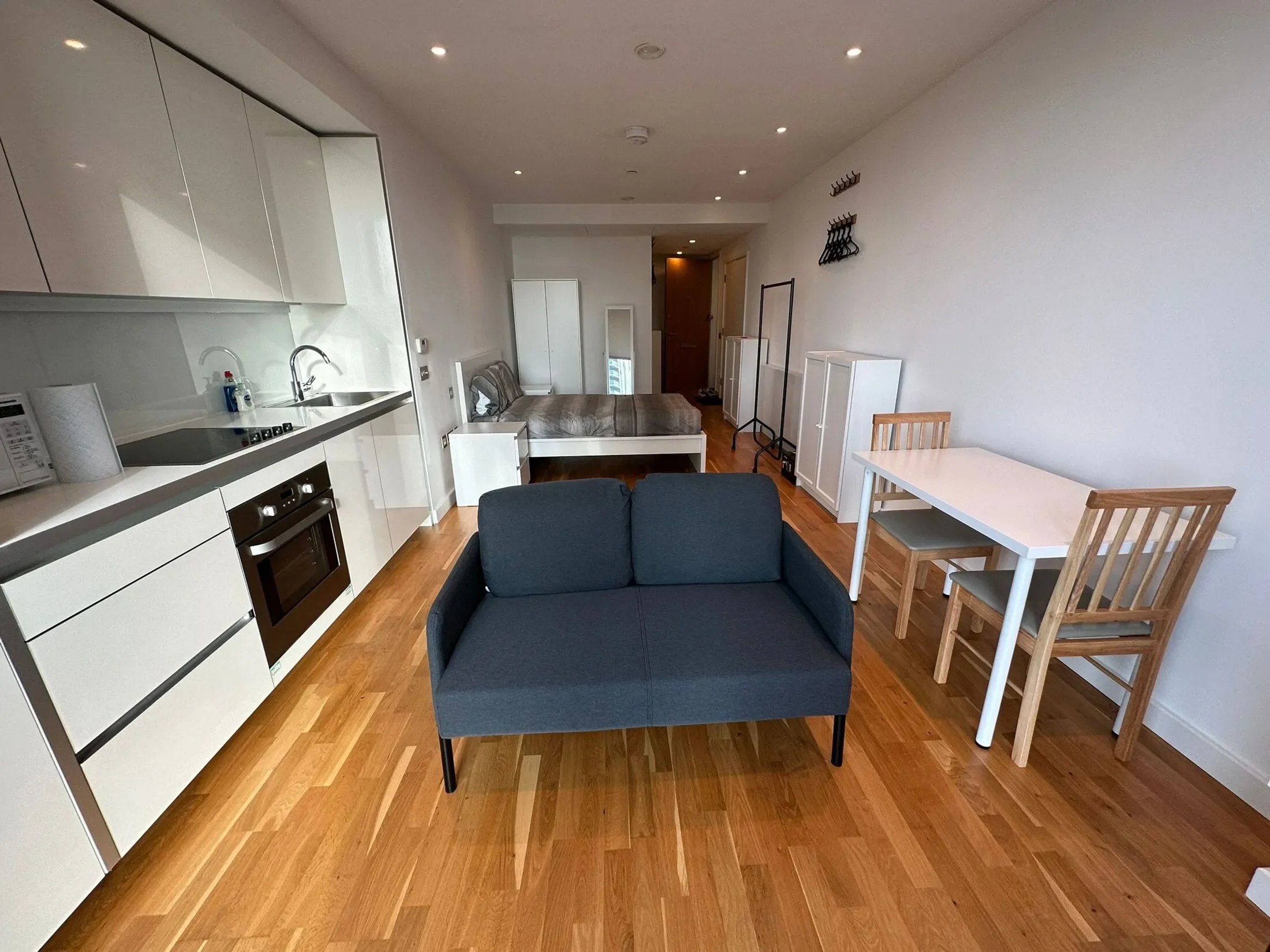 Flat Wollaston Close in Greater London
