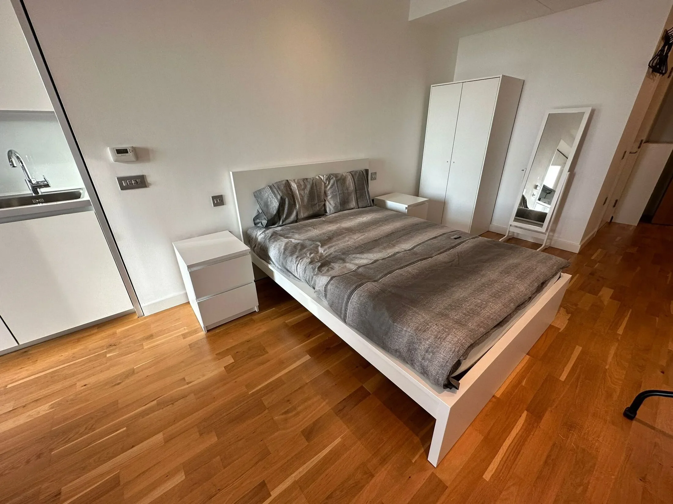Flat Wollaston Close in Greater London