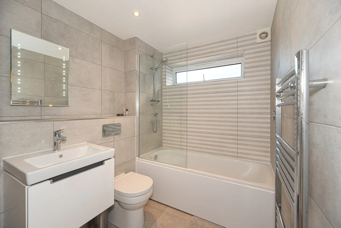 Flat Crossways in Brentwood