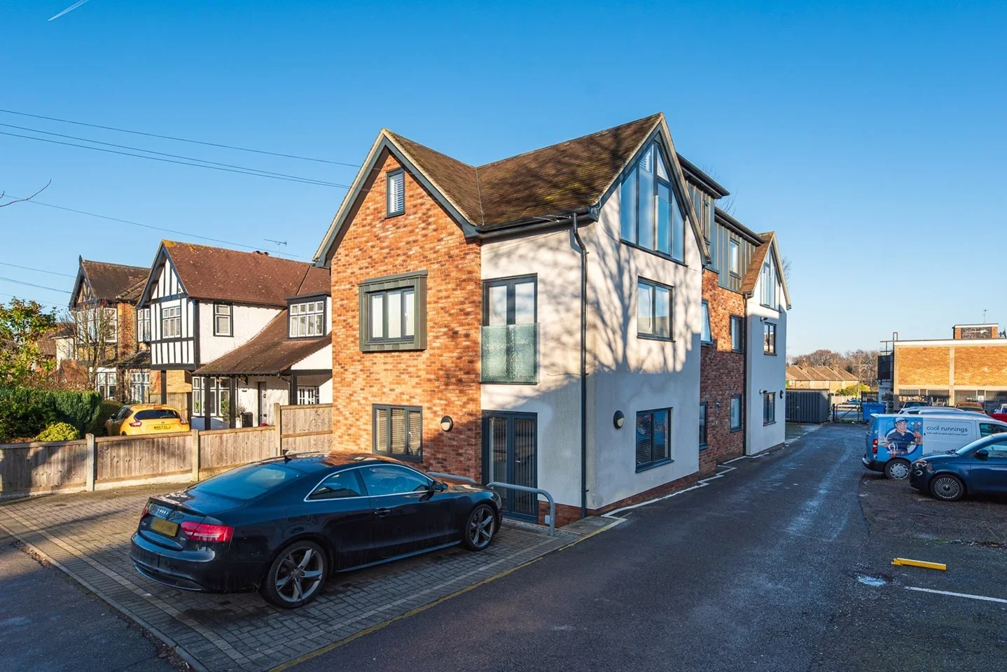 Flat Crossways in Brentwood