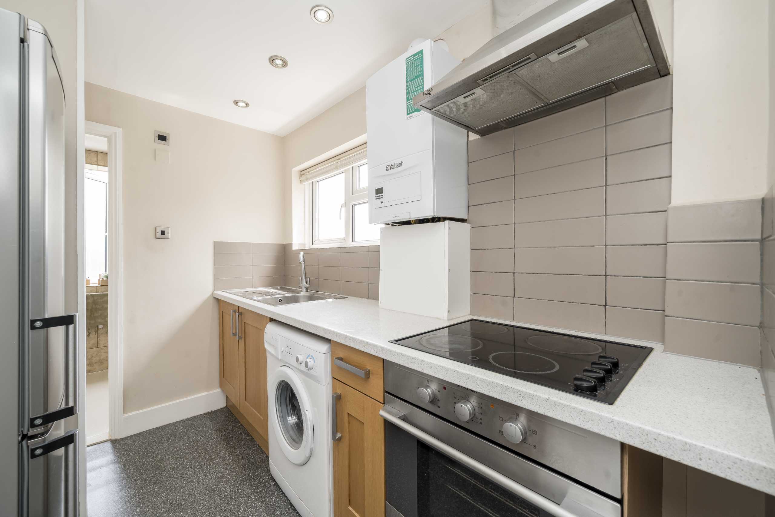 Flat Brackenbury Road in Greater London