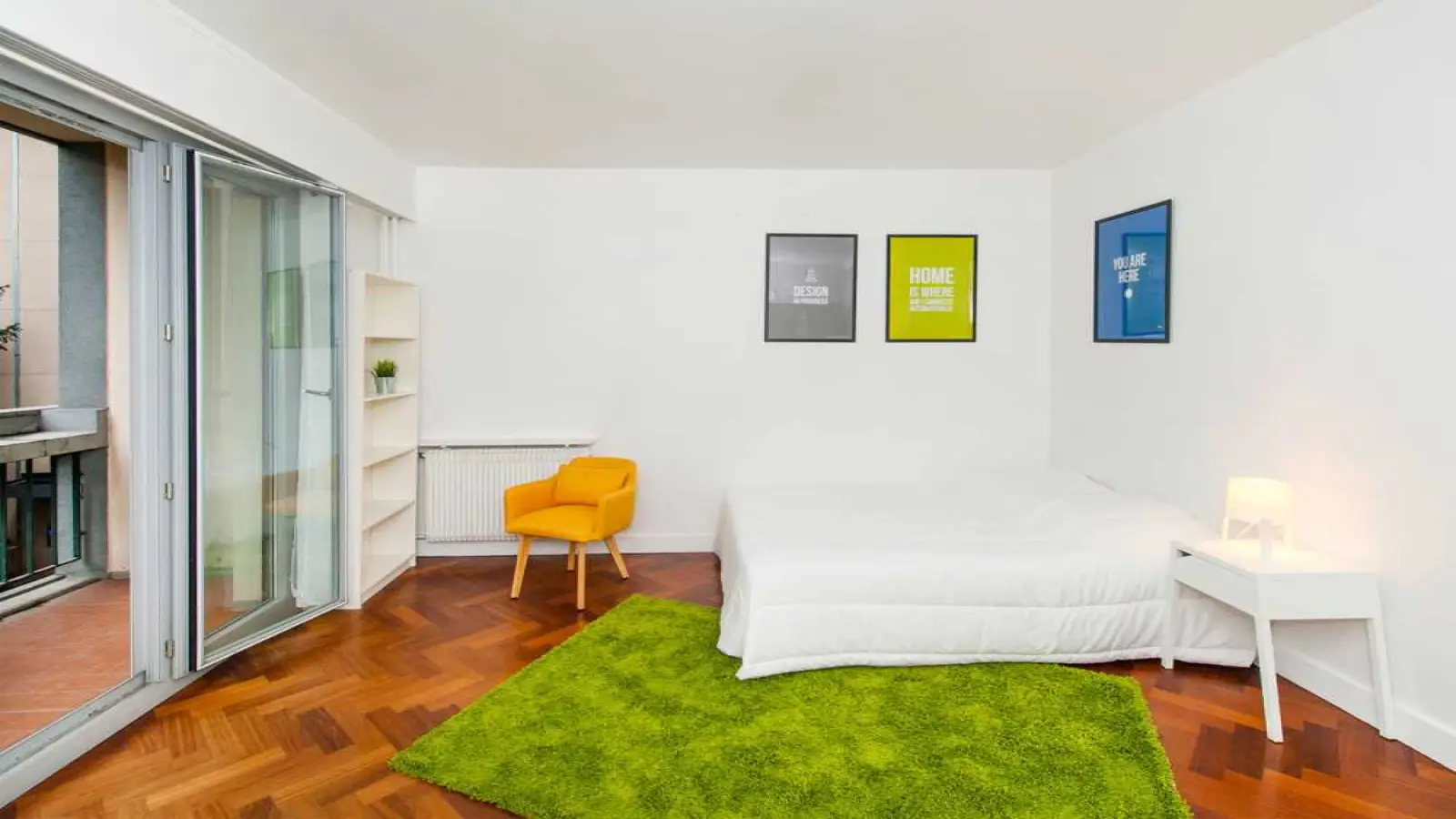 Room Rue Guersant in Paris