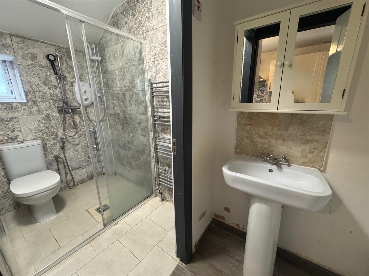 Flat Beresford Road in Manchester
