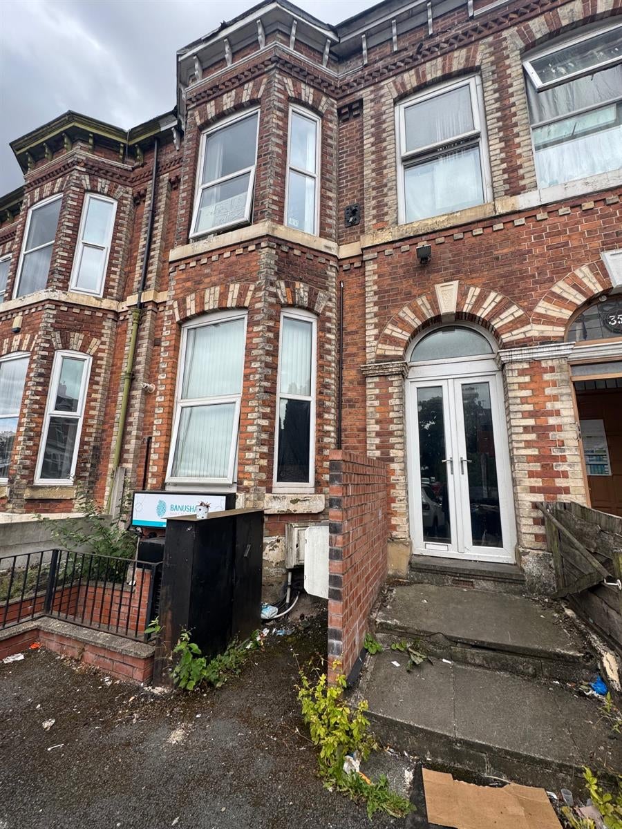 Flat Beresford Road in Manchester
