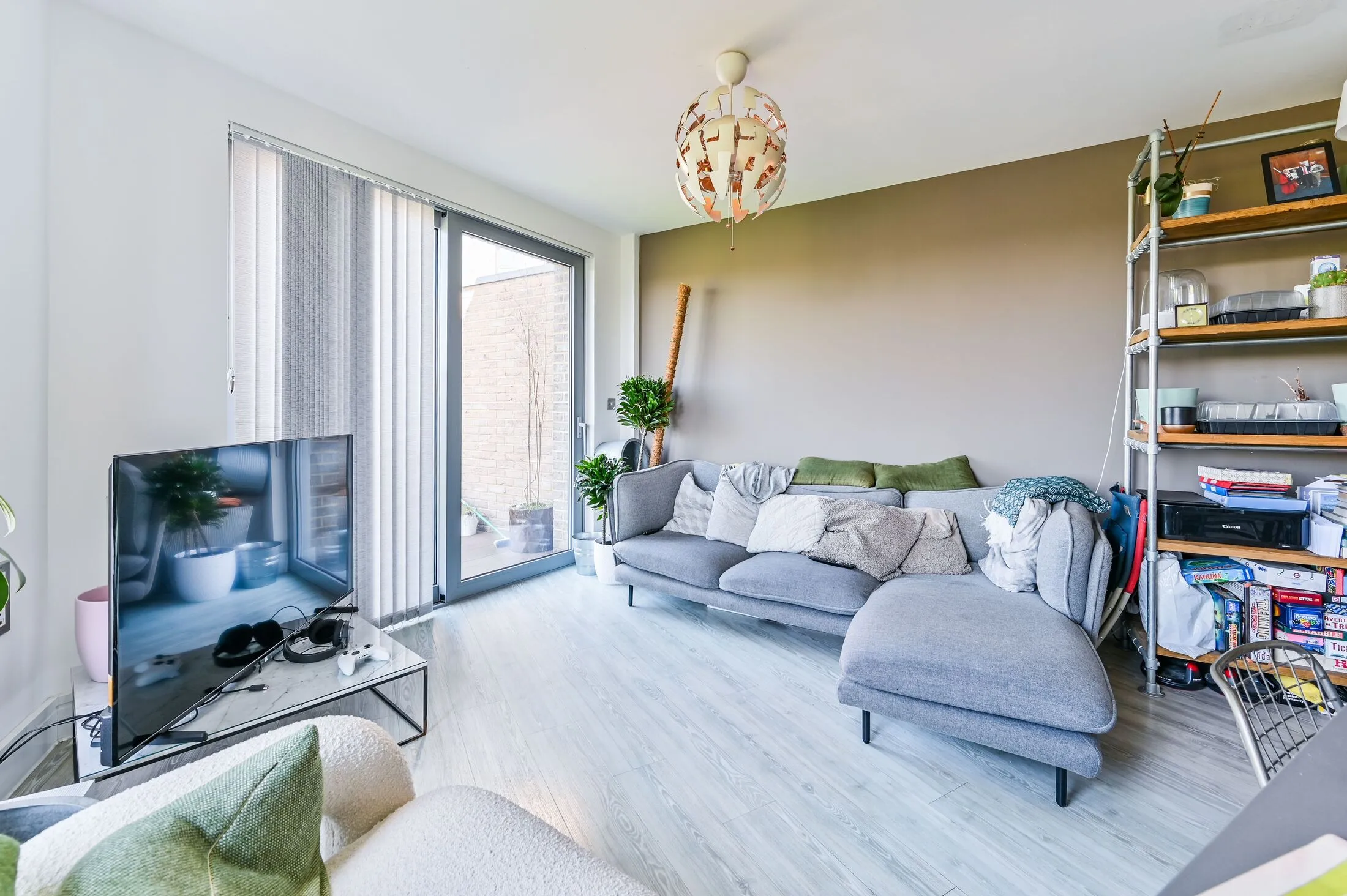 Flat Dalston Lane in Greater London