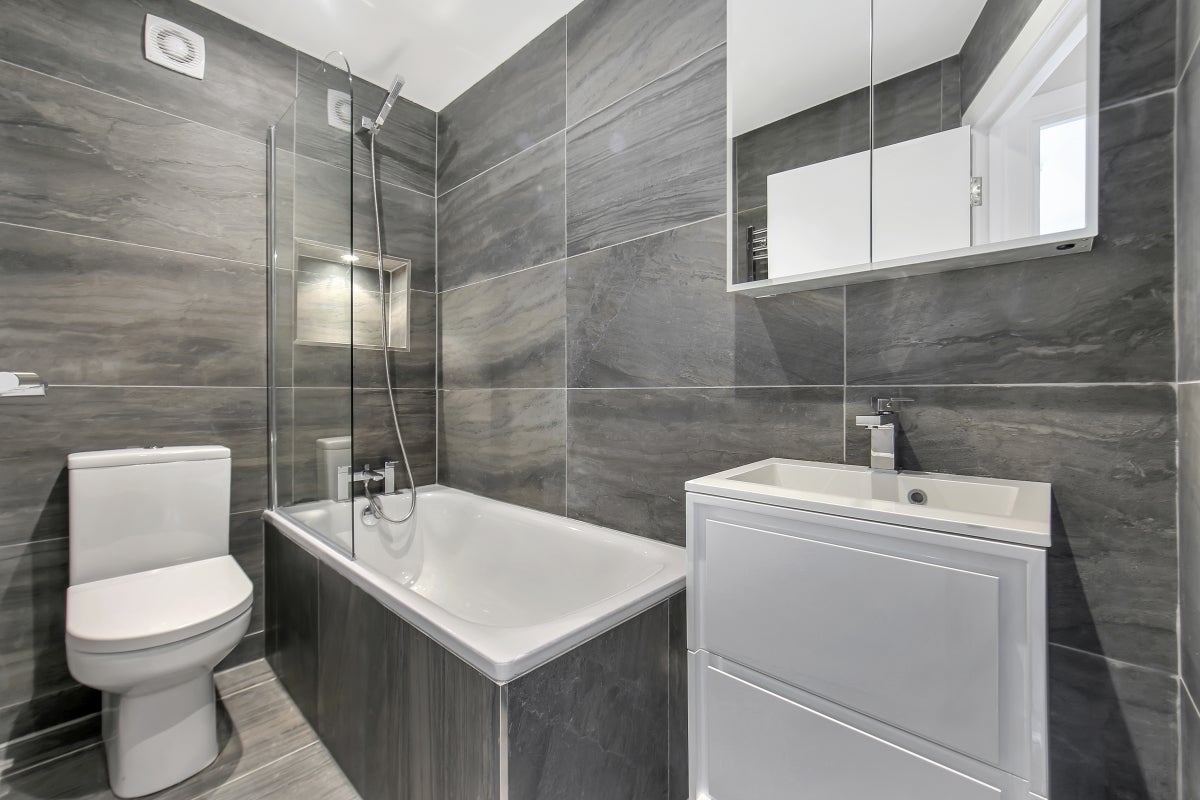 Flat Moriatry Close in Greater London