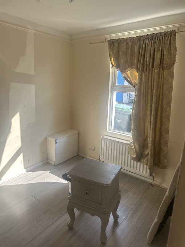 Room Lambeth Road in Greater London