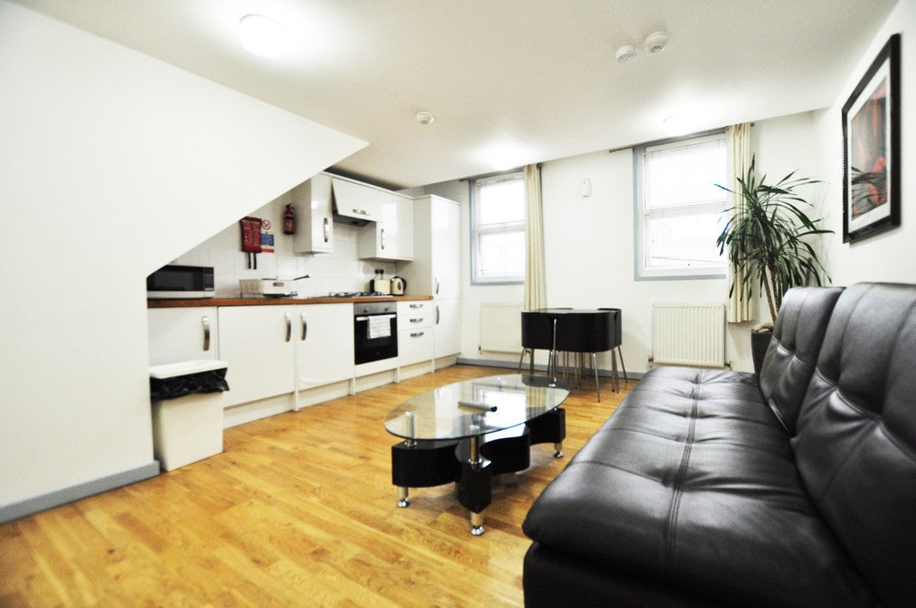 Flat Saint Matthew's Row in Greater London