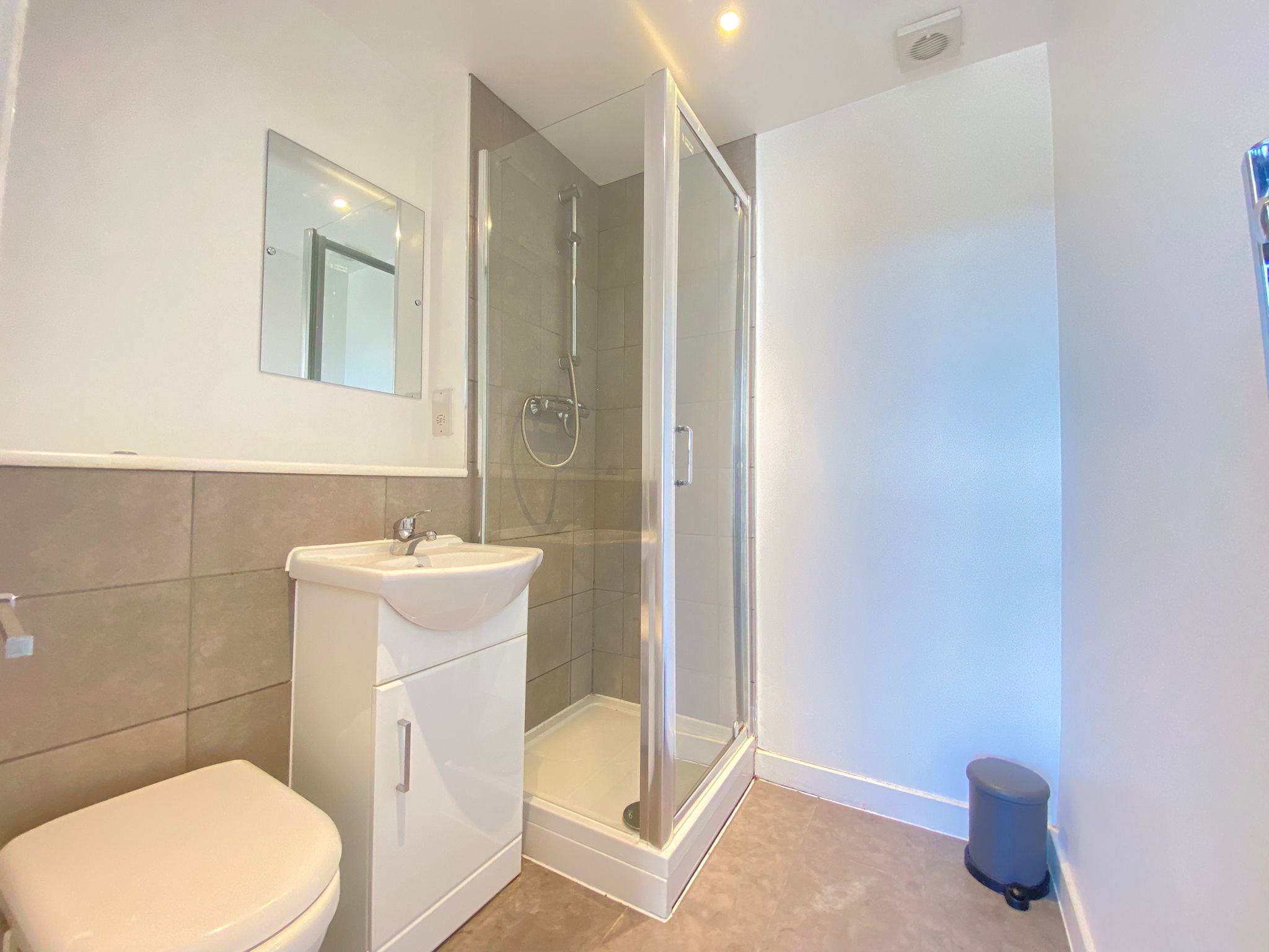 Room Marlborough Road in Gillingham