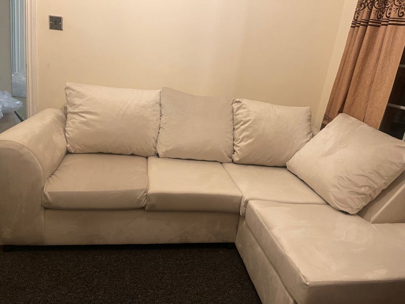 Room Seymour Road in Greater London