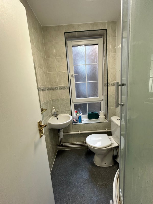 Room Ebbisham Drive in Greater London