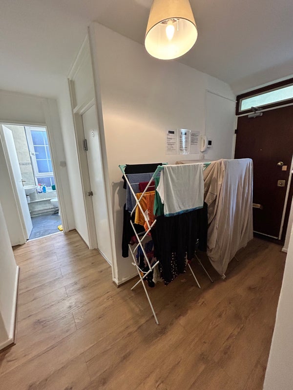 Room Ebbisham Drive in Greater London