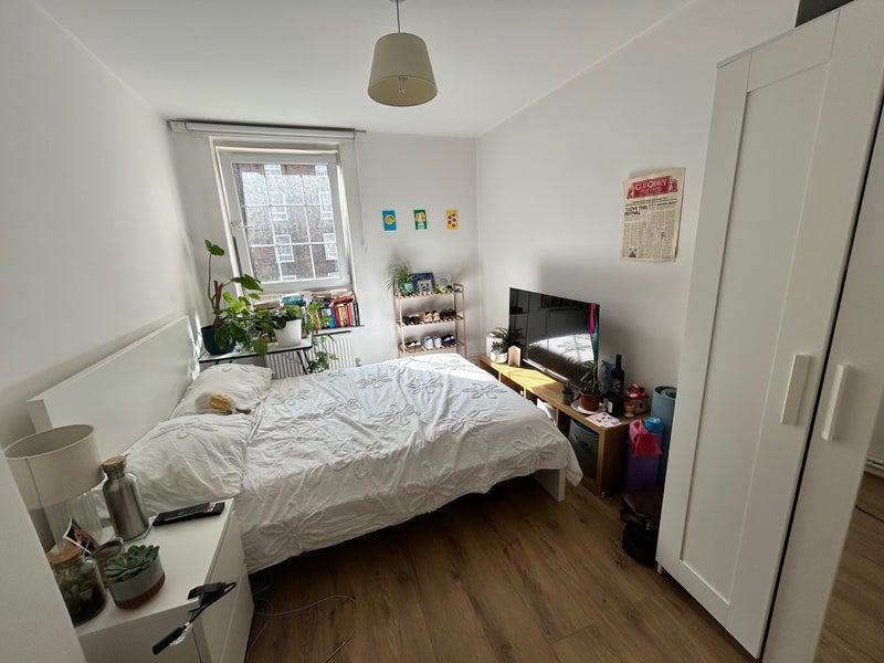 Room Ebbisham Drive in Greater London